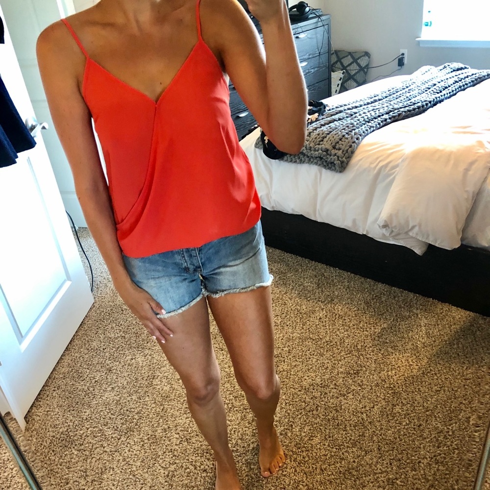 ✨Bright wrap tank
